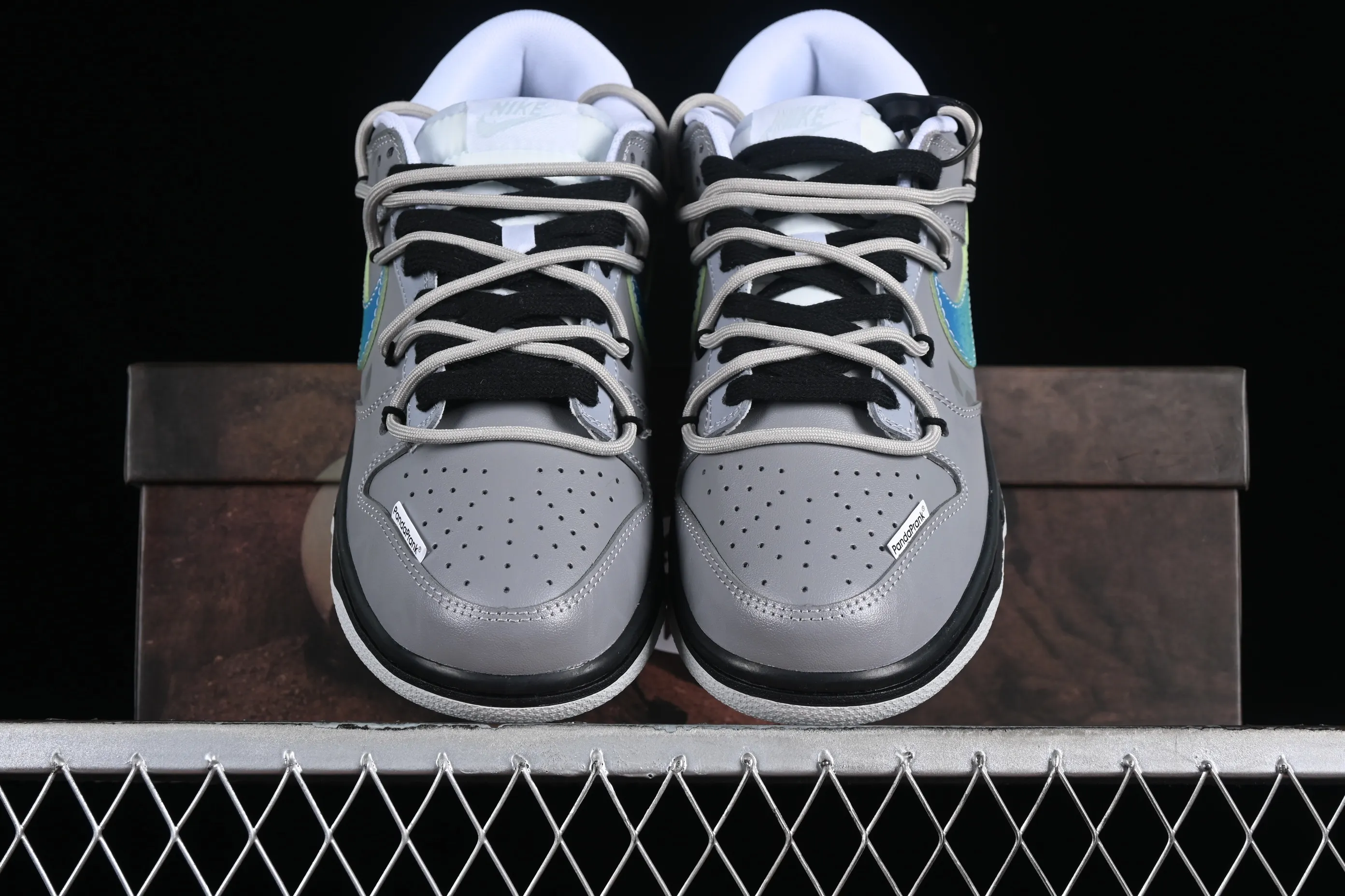 All Categories Nk SB Dunk Series Nk SB Dunk Low Low-top Sneakers Nk Dunk Low Panda Prank Space Exploration-Alien Threat SB Strap Low-top Casual Sneakers DV0831-101